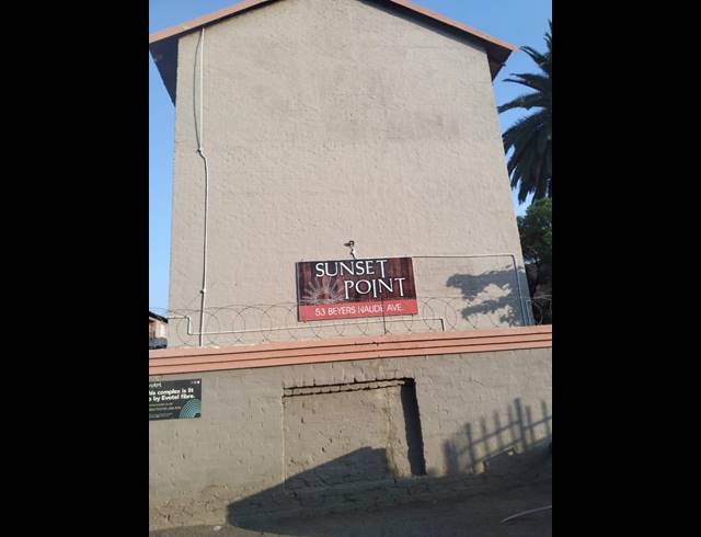 2 BEDROOM APARTMENT FOR SALE IN RUSTENBURG CENTRAL
